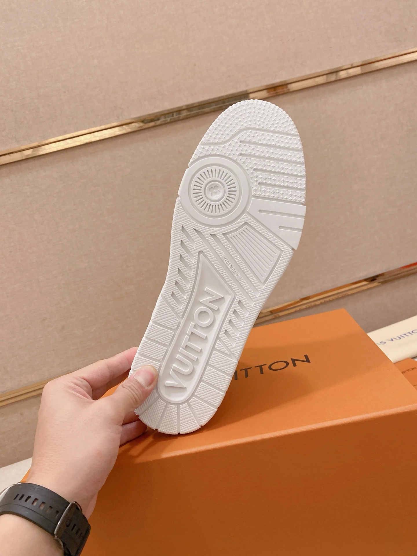 LV Sneakers Calf Leather White EU35-47 B90202609111664 - Image 9