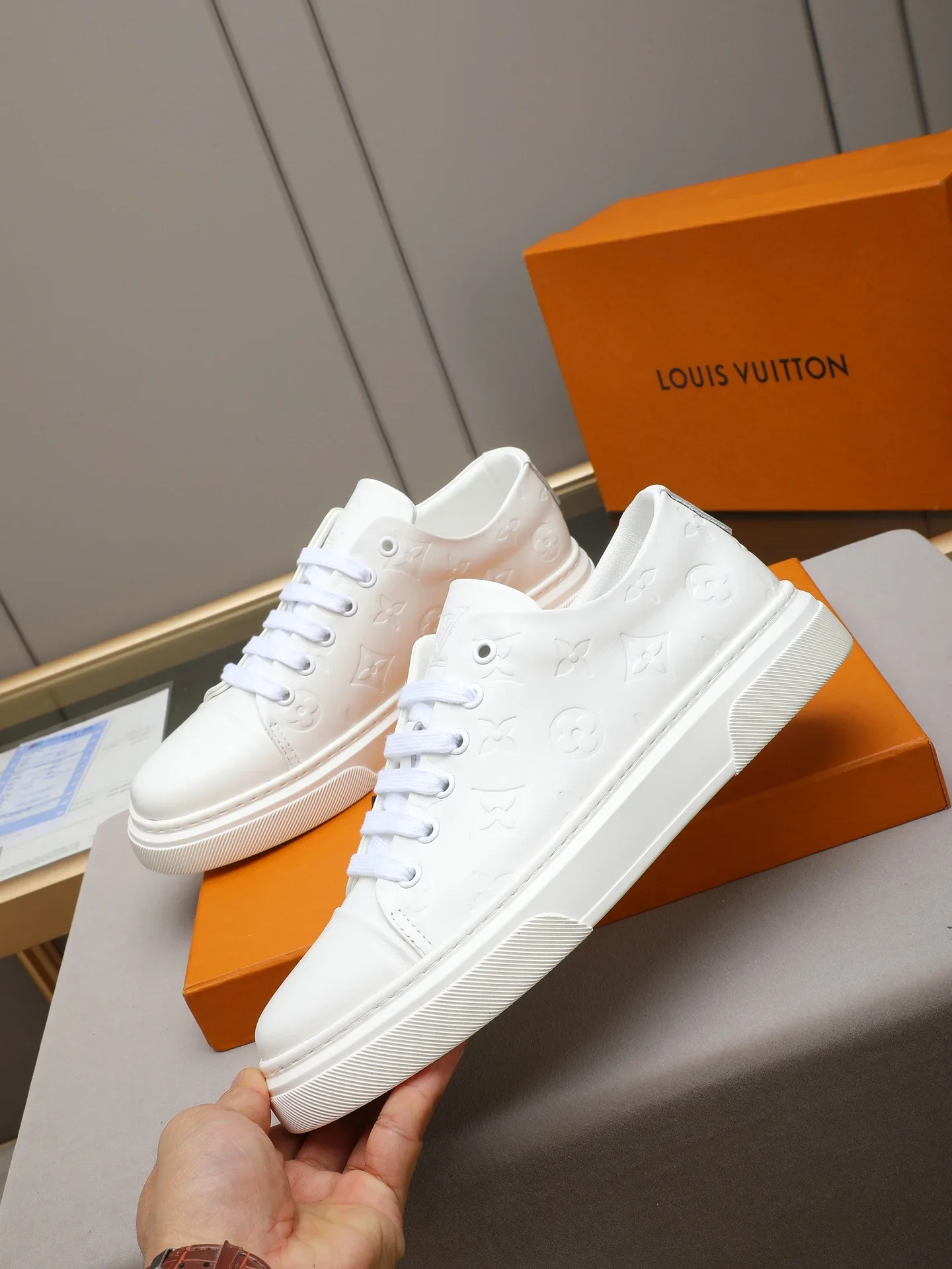 LV Sneakers Calfskin Leather White EU38-44 B10202609112019 - Image 2