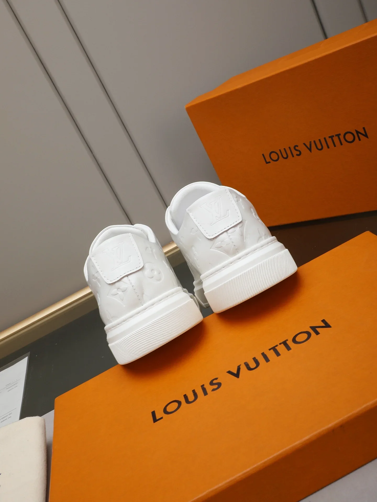LV Sneakers Calfskin Leather White EU38-44 B10202609112019 - Image 5