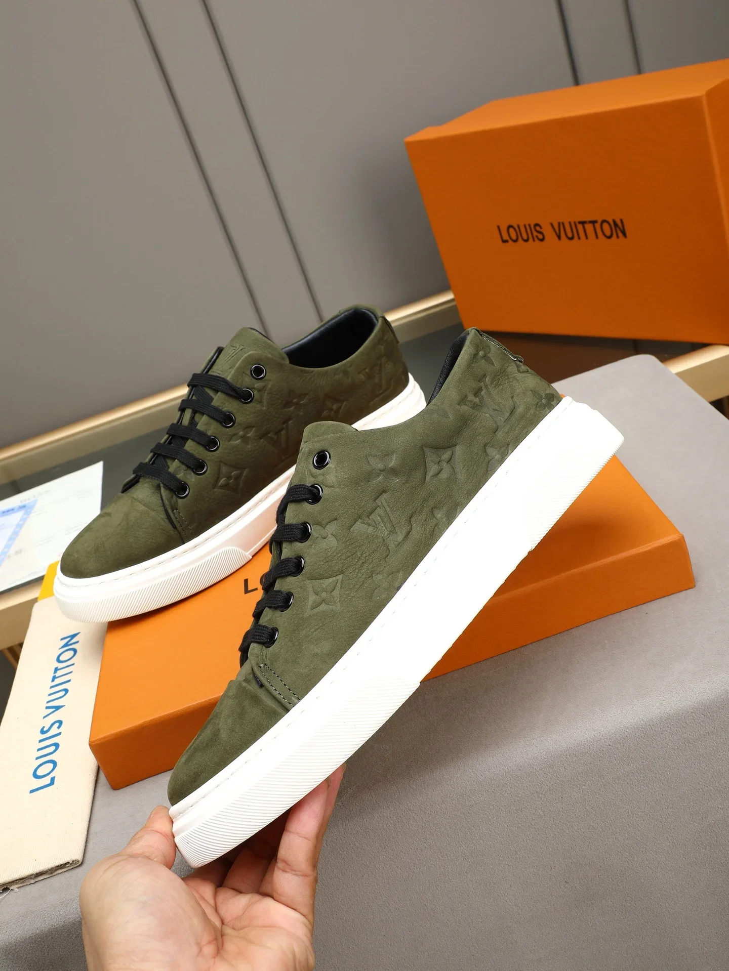 LV Sneakers Embossed Leather Green-White EU38-44 B20202609112018 - Image 2
