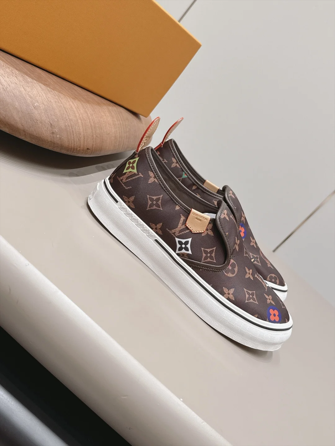 LV Sneakers Fabric Leather Brown-White EU39-44 B60202609111519 - Image 2