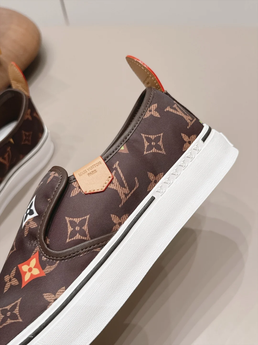 LV Sneakers Fabric Leather Brown-White EU39-44 B60202609111519 - Image 7