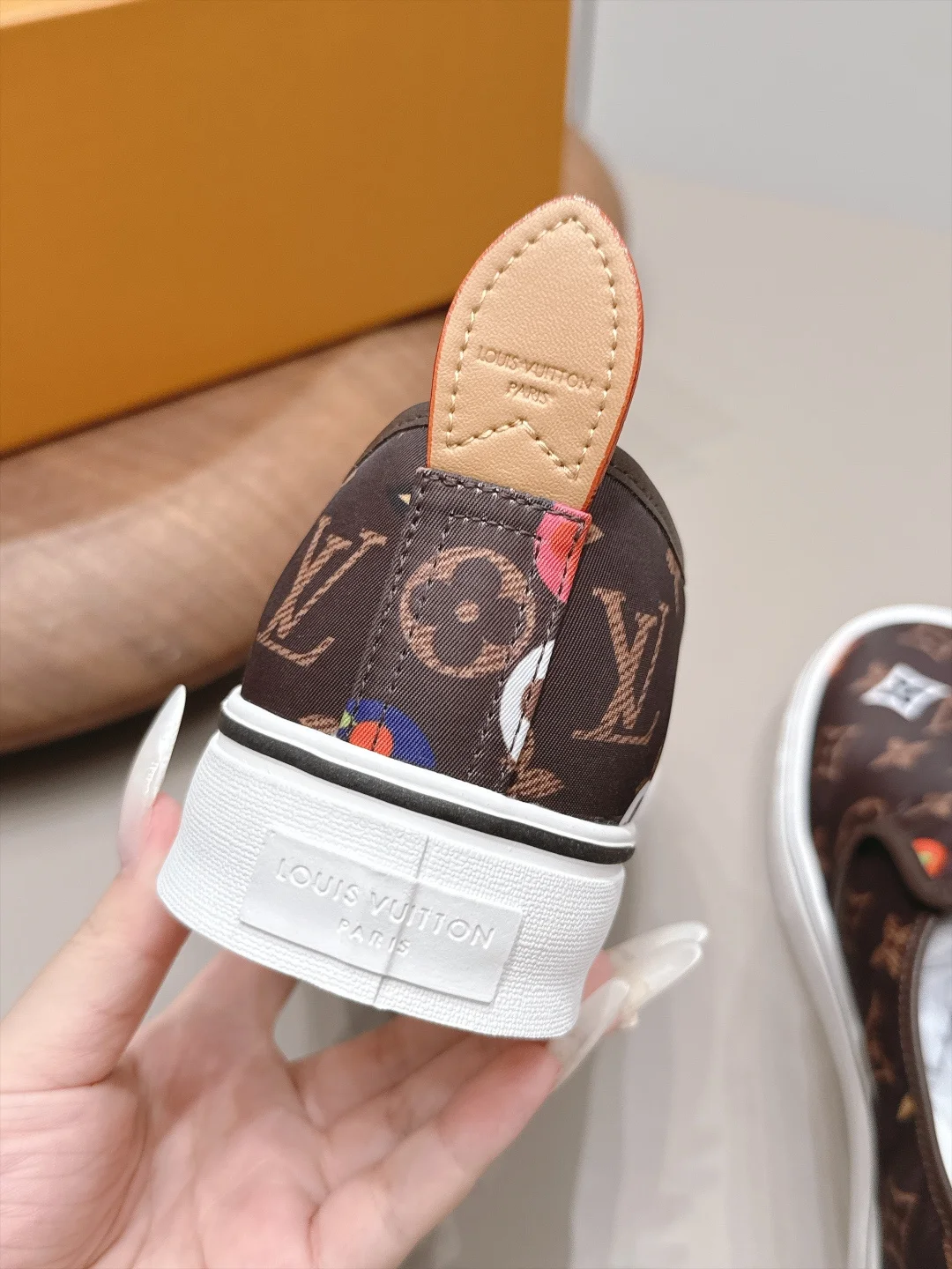 LV Sneakers Fabric Leather Brown-White EU39-44 B60202609111519 - Image 8