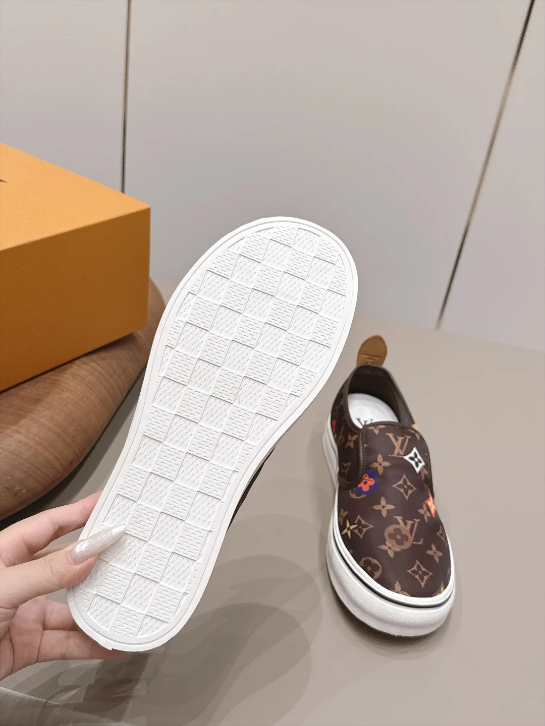 LV Sneakers Fabric Leather Brown-White EU39-44 B60202609111519 - Image 9