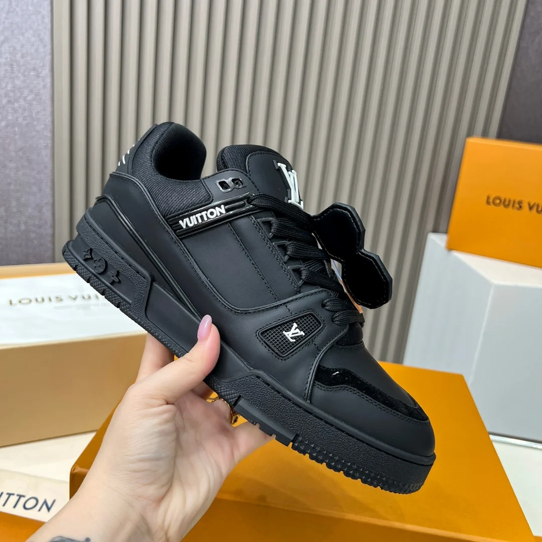 LV Sneakers Leather Black EU35-45 C00202609111675