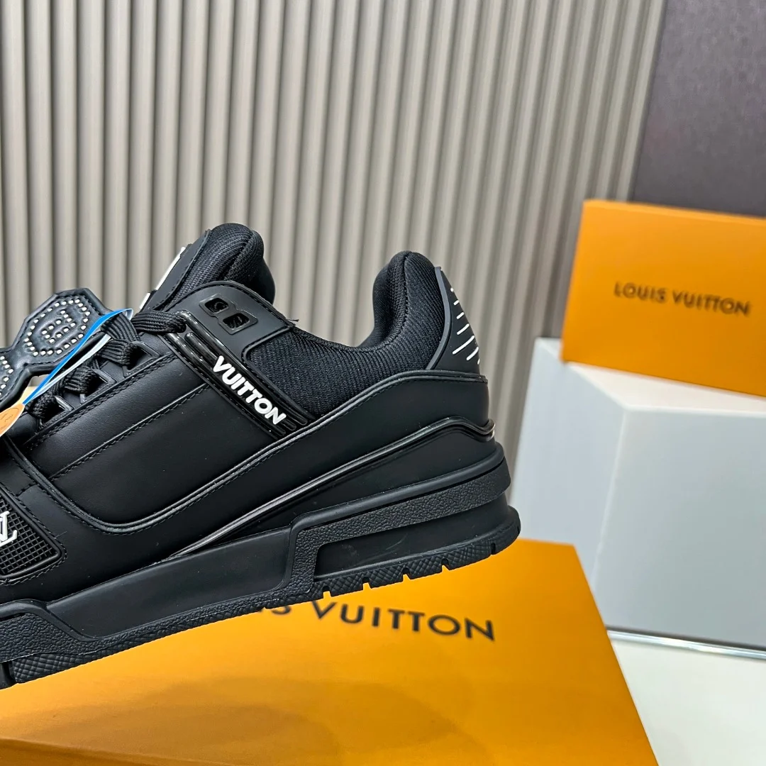 LV Sneakers Leather Black EU35-45 C00202609111675 - Image 3