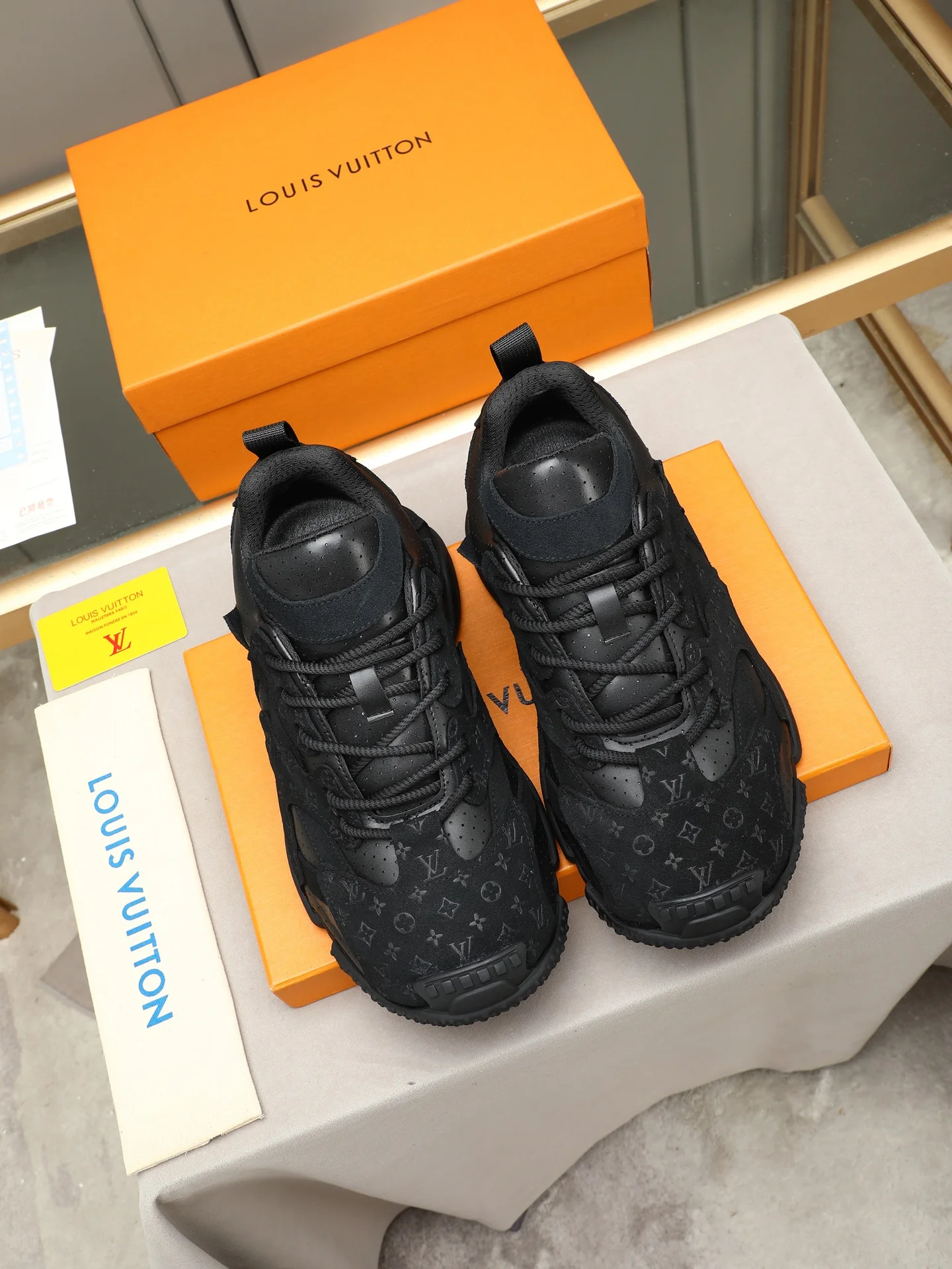 LV Sneakers Leather Black EU39-44 B90202609110692 - Image 8