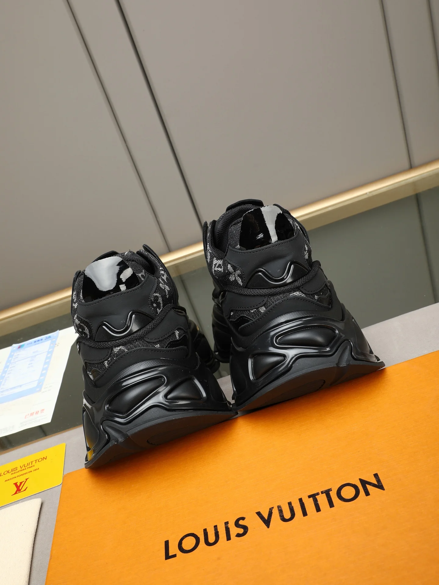 LV Sneakers Leather Black-Gray EU39-44 C50202609110699 - Image 5