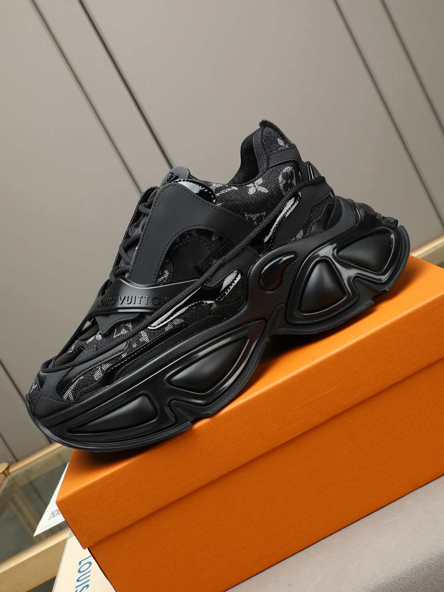 LV Sneakers Leather Black-Gray EU39-44 C50202609110699 - Image 6