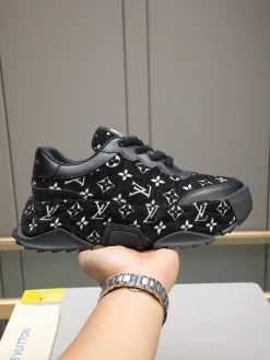 LV Sneakers Leather Black-White EU39-44 B90202609110729