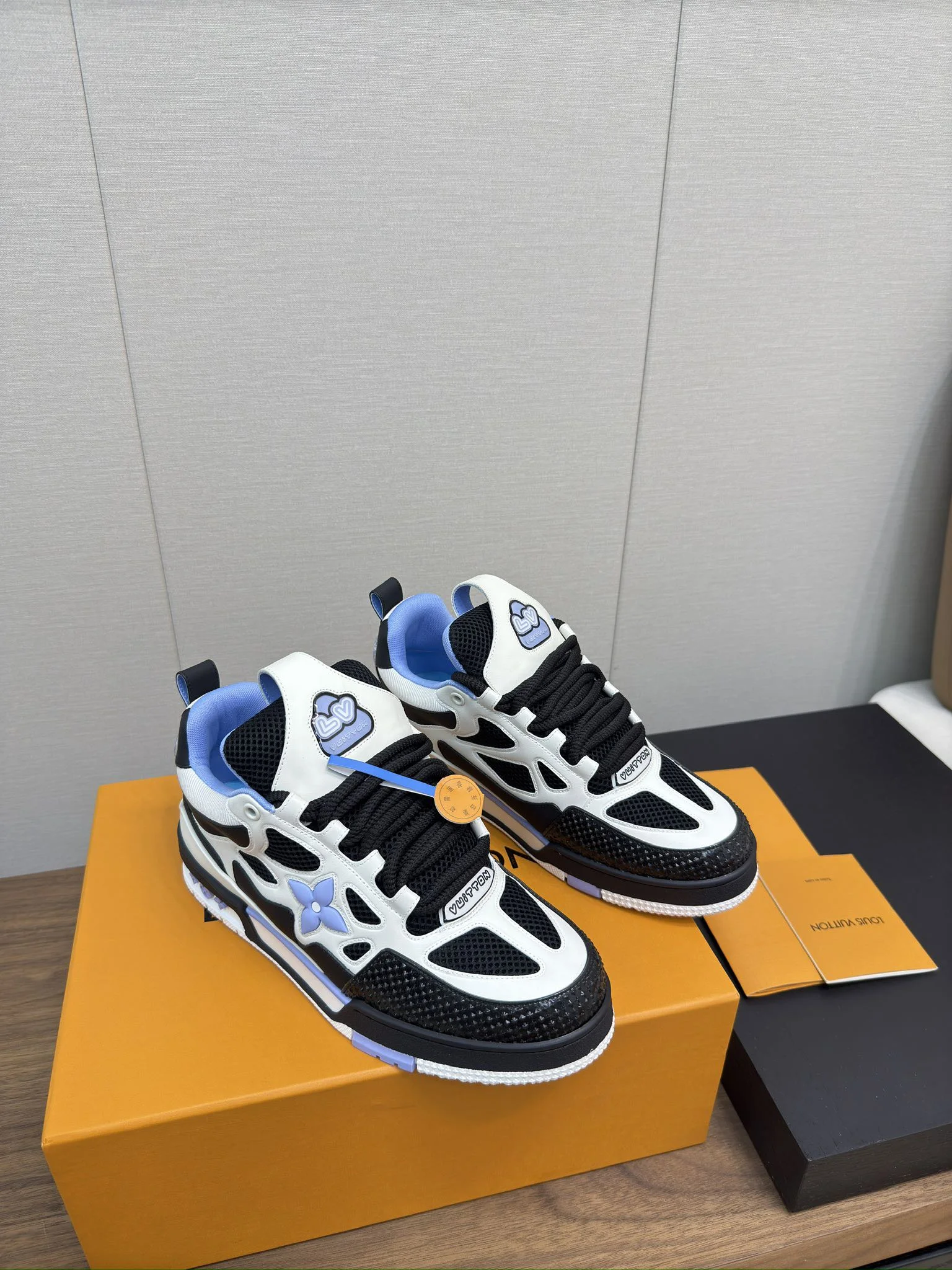 LV Sneakers Leather Mesh Black-White-Blue EU35-45 C00202609111632 - Image 7