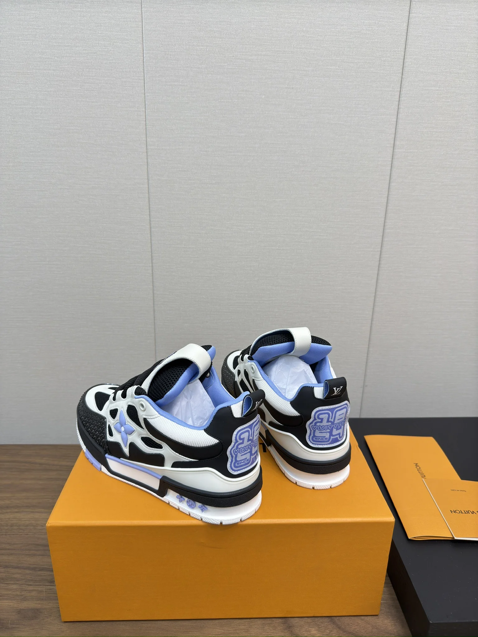 LV Sneakers Leather Mesh Black-White-Blue EU35-45 C00202609111632 - Image 8