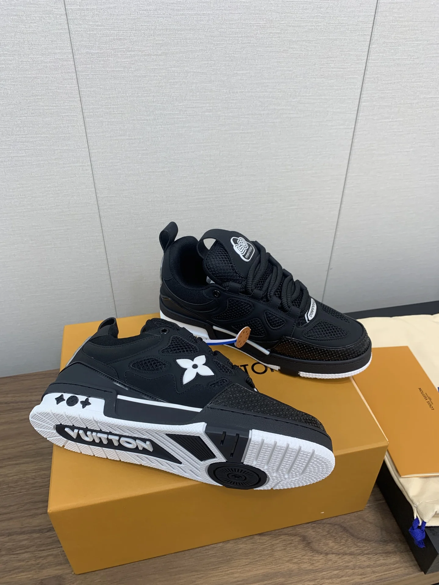 LV Sneakers Leather Mesh Black-White EU35-45 C00202609111643 - Image 6