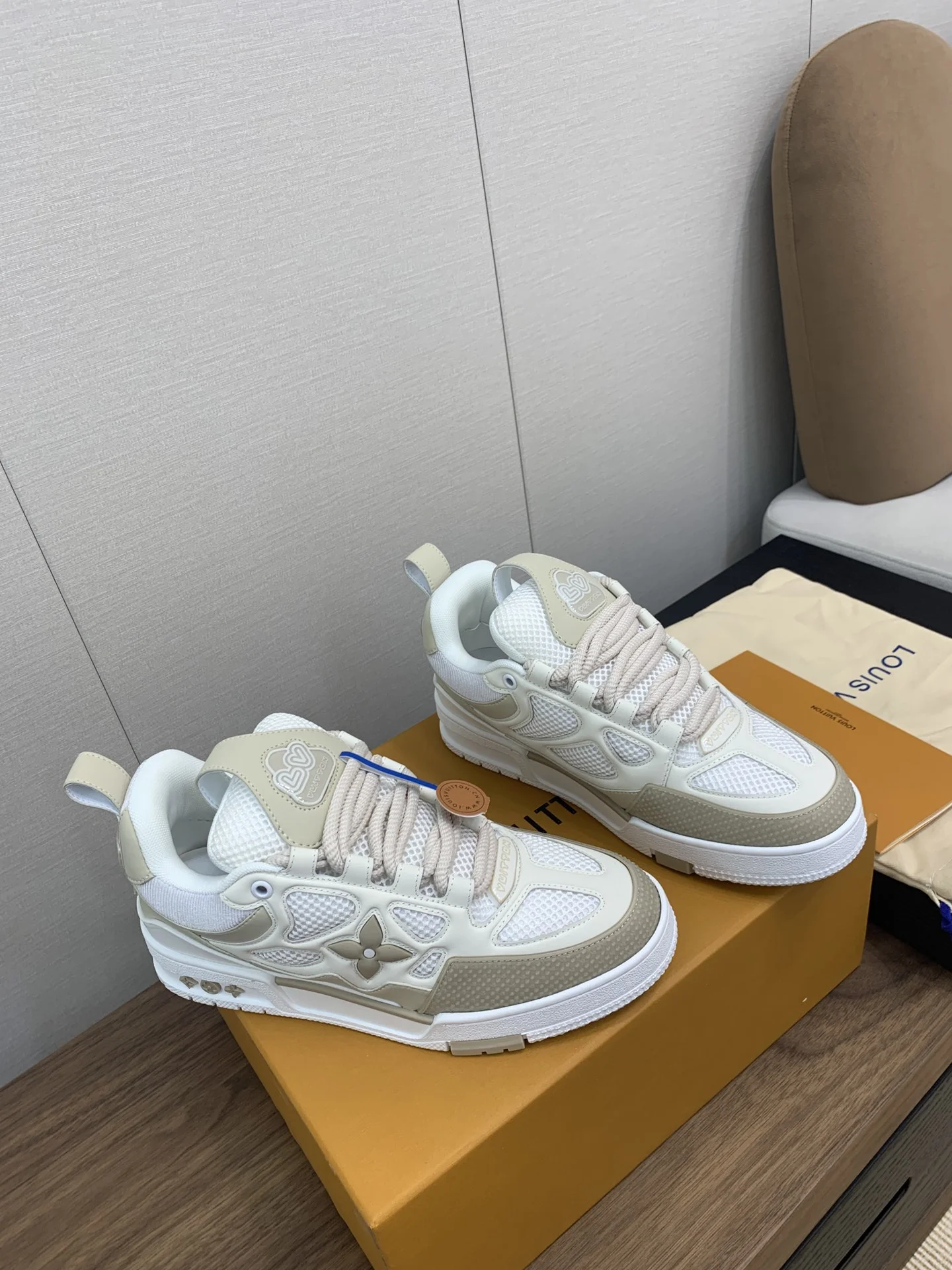 LV Sneakers Leather Mesh White-Beige EU35-45 C00202609111639 - Image 3