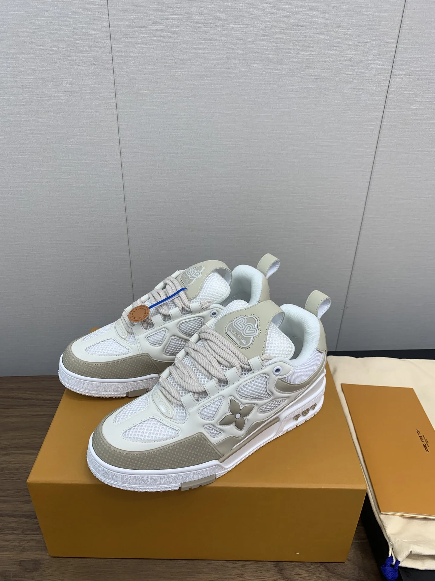 LV Sneakers Leather Mesh White-Beige EU35-45 C00202609111639 - Image 4