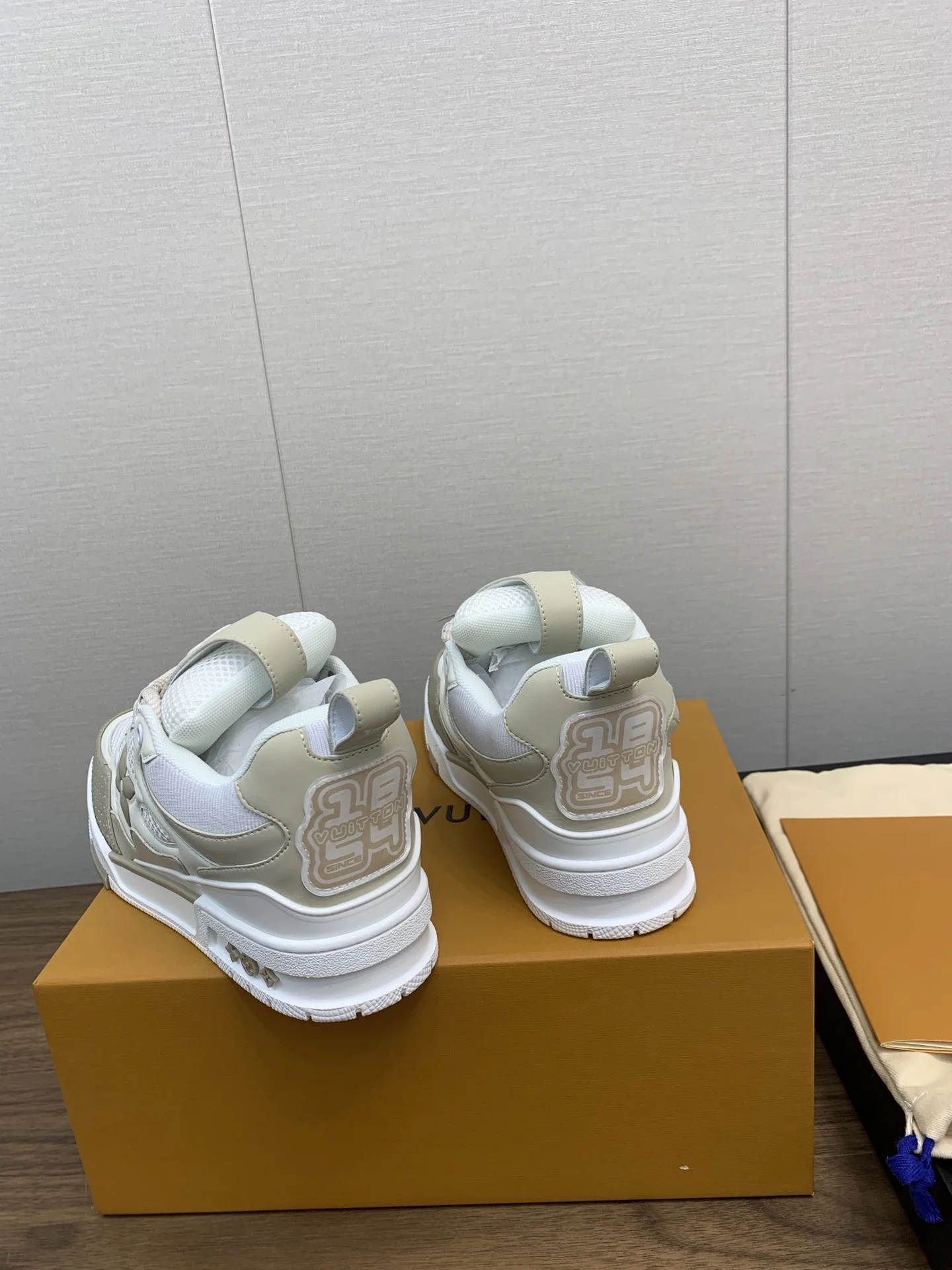 LV Sneakers Leather Mesh White-Beige EU35-45 C00202609111639 - Image 8