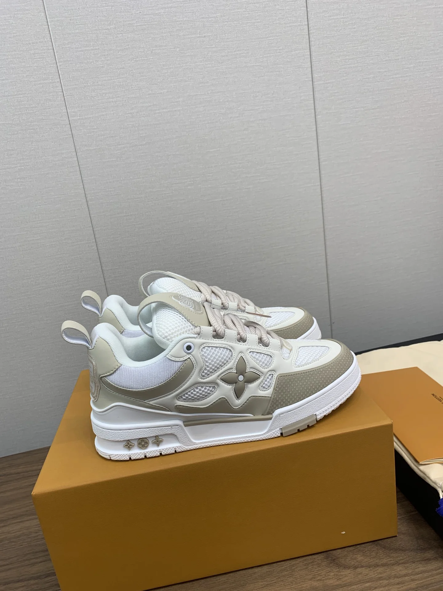 LV Sneakers Leather Mesh White-Beige EU35-45 C00202609111639 - Image 9