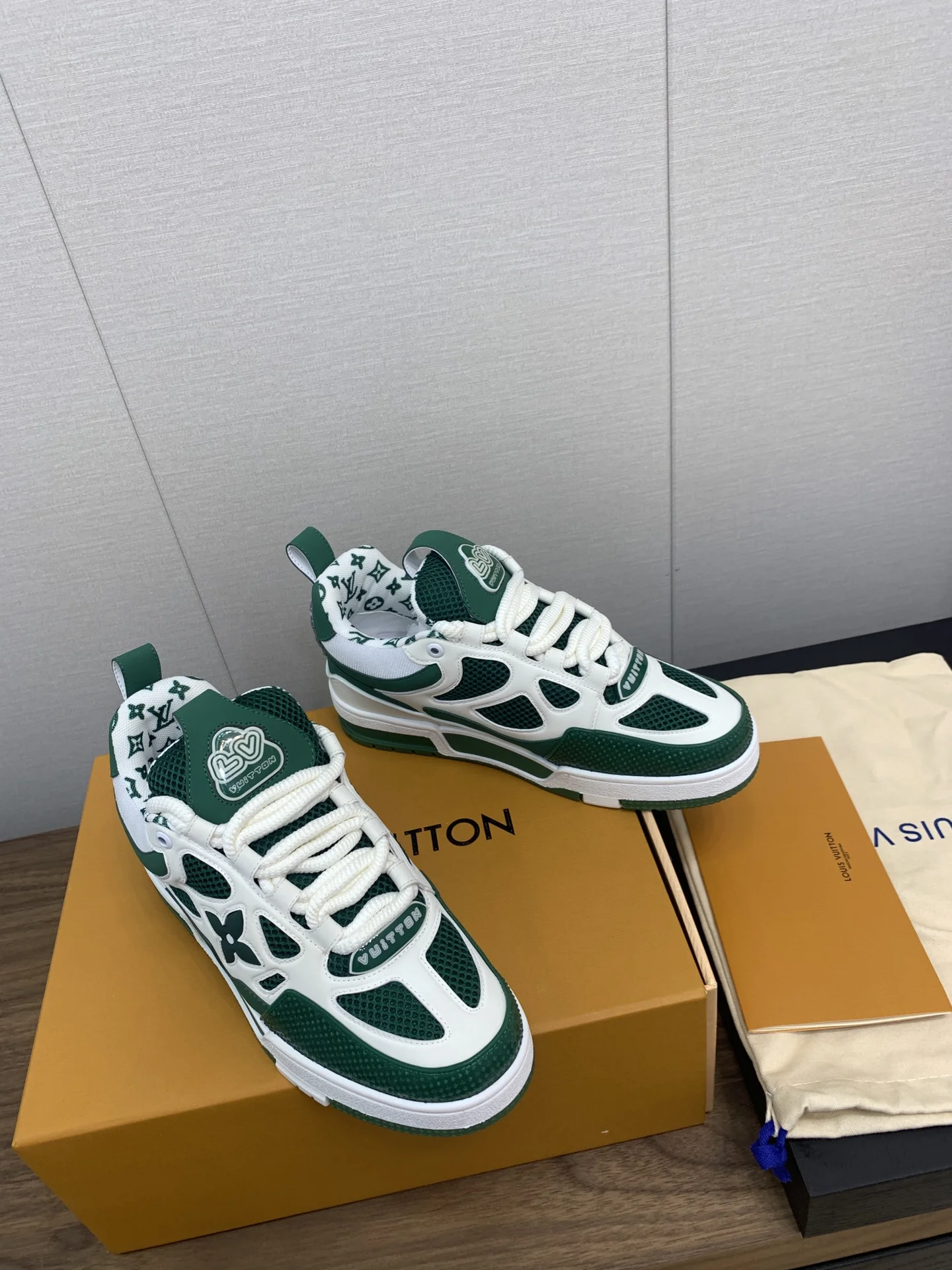 LV Sneakers Leather Mesh White-Green EU35-45 C00202609111636 - Image 5