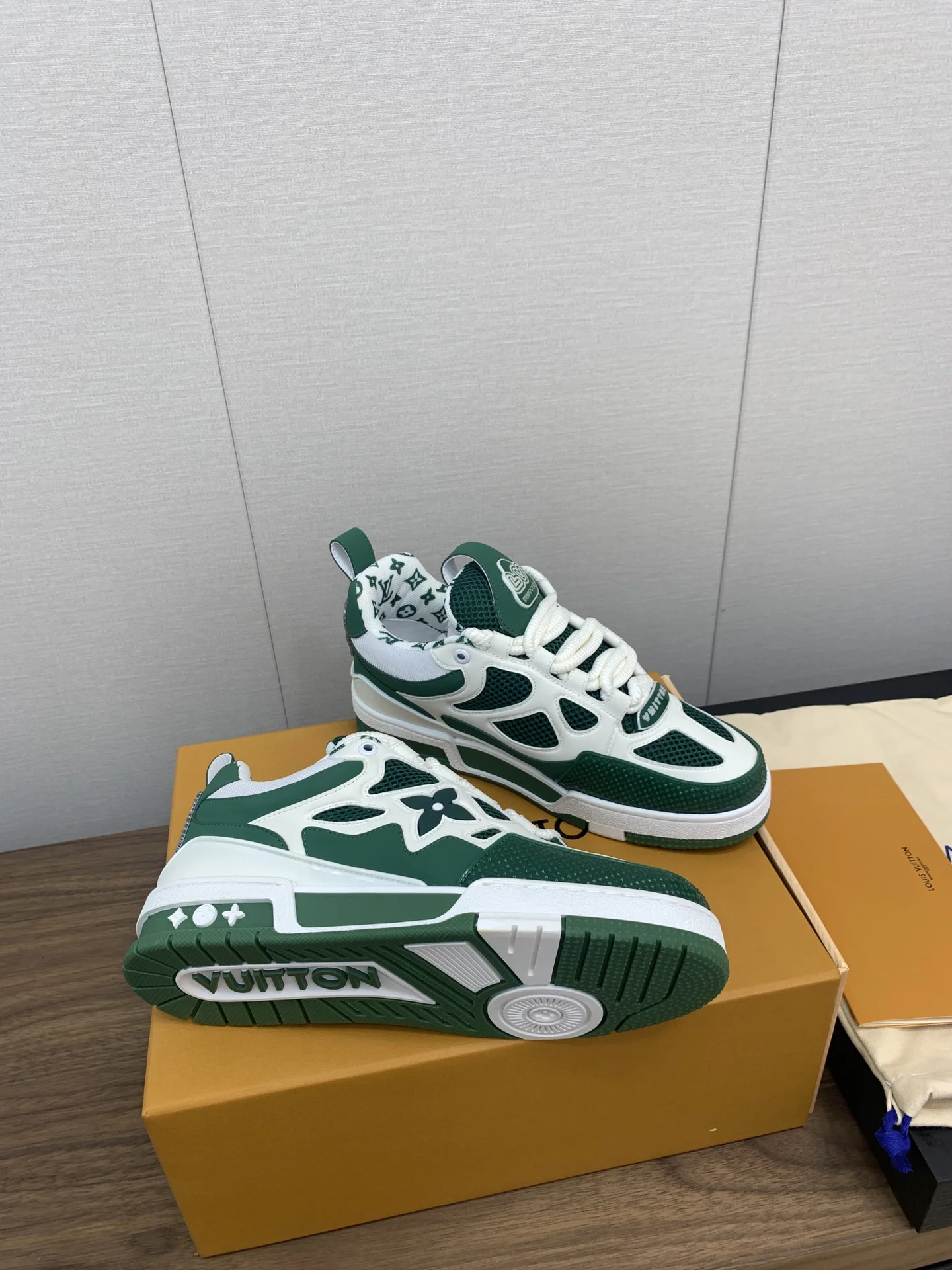 LV Sneakers Leather Mesh White-Green EU35-45 C00202609111636 - Image 6