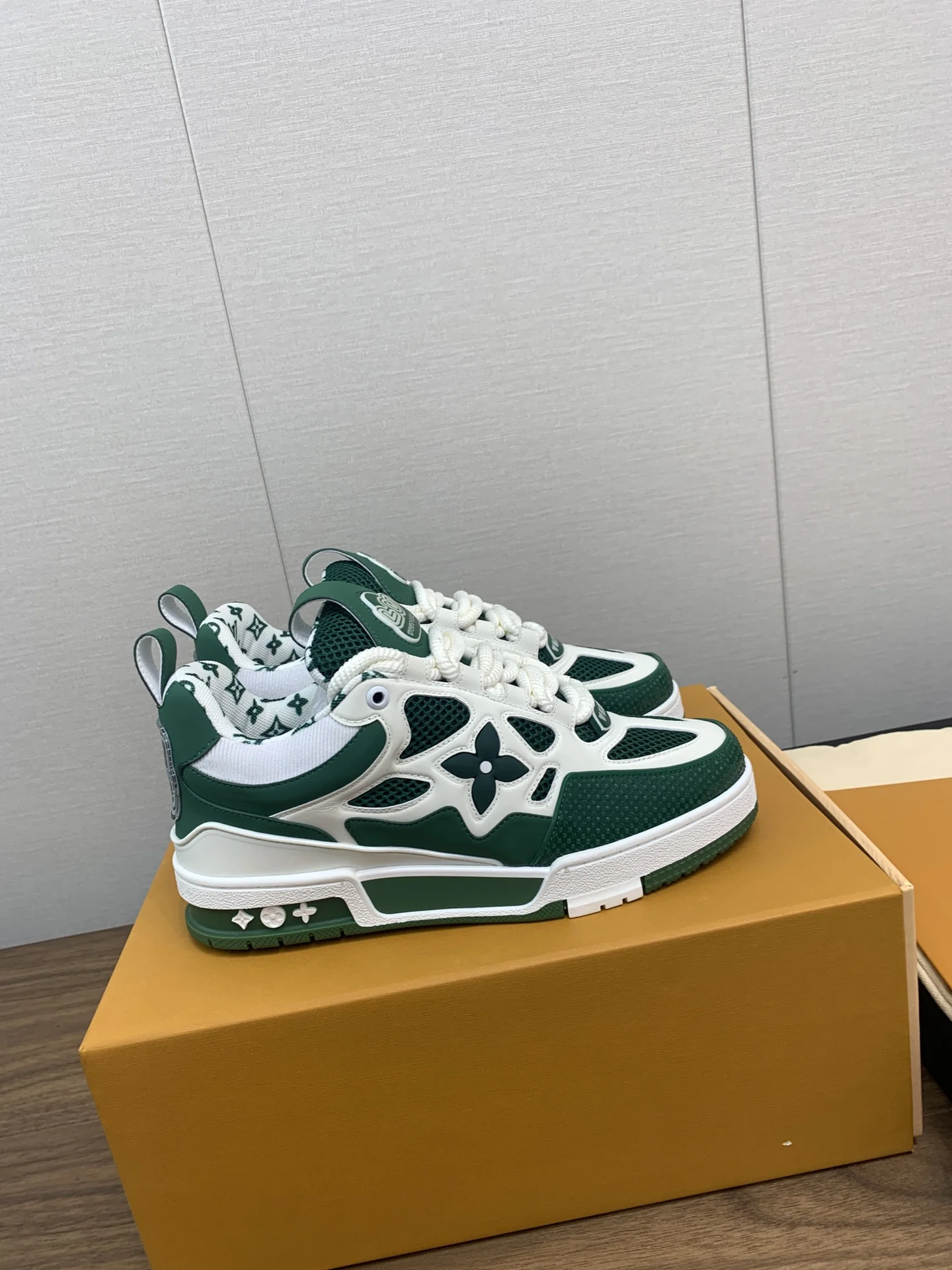 LV Sneakers Leather Mesh White-Green EU35-45 C00202609111636 - Image 9
