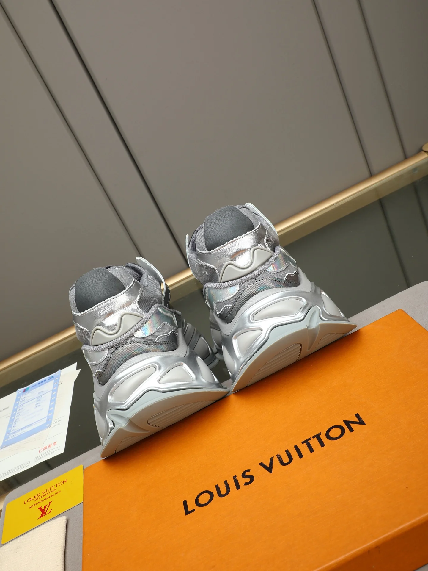 LV Sneakers Leather Silver-Gray EU38-45 C50202609110698 - Image 5