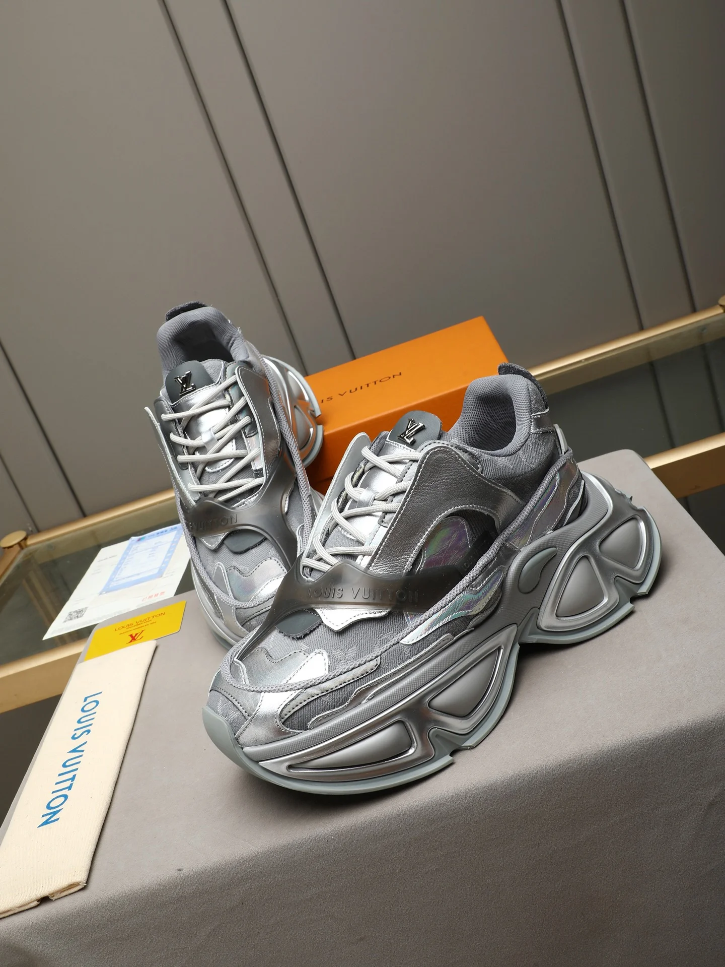 LV Sneakers Leather Silver-Gray EU38-45 C50202609110698 - Image 7