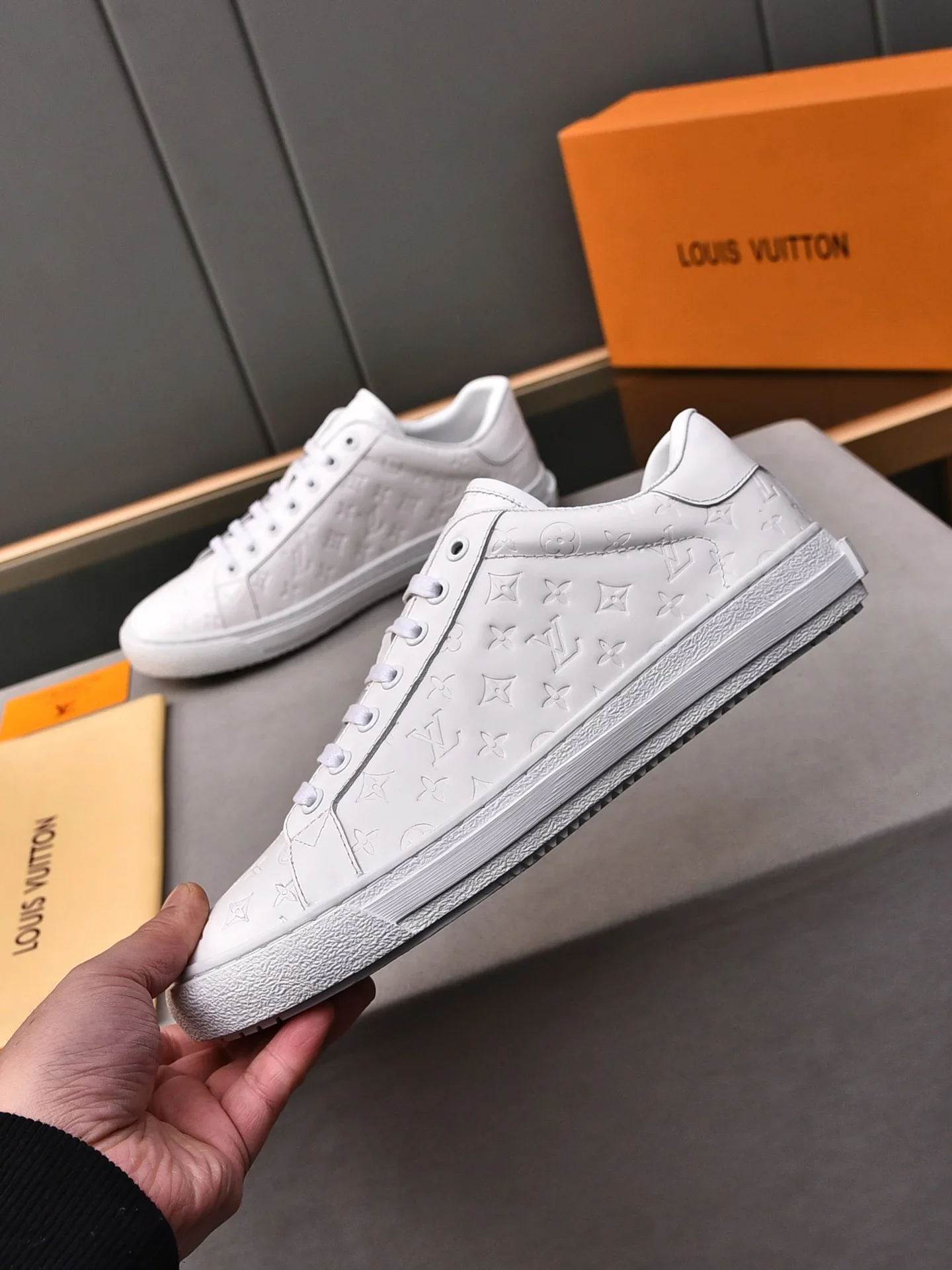 LV Sneakers Leather White EU38-44 B00202609112016 - Image 2