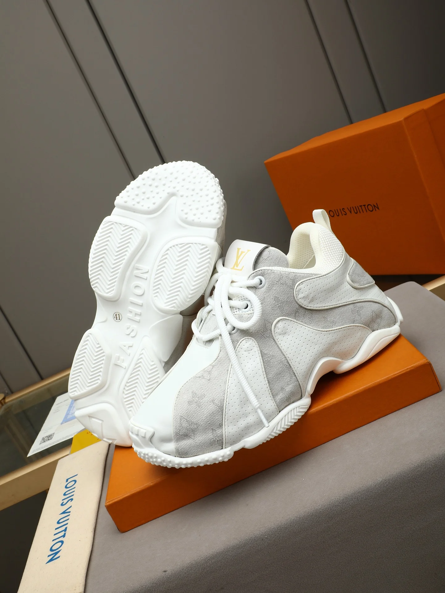 LV Sneakers Leather White-Gray EU39-44 B90202609110691 - Image 3