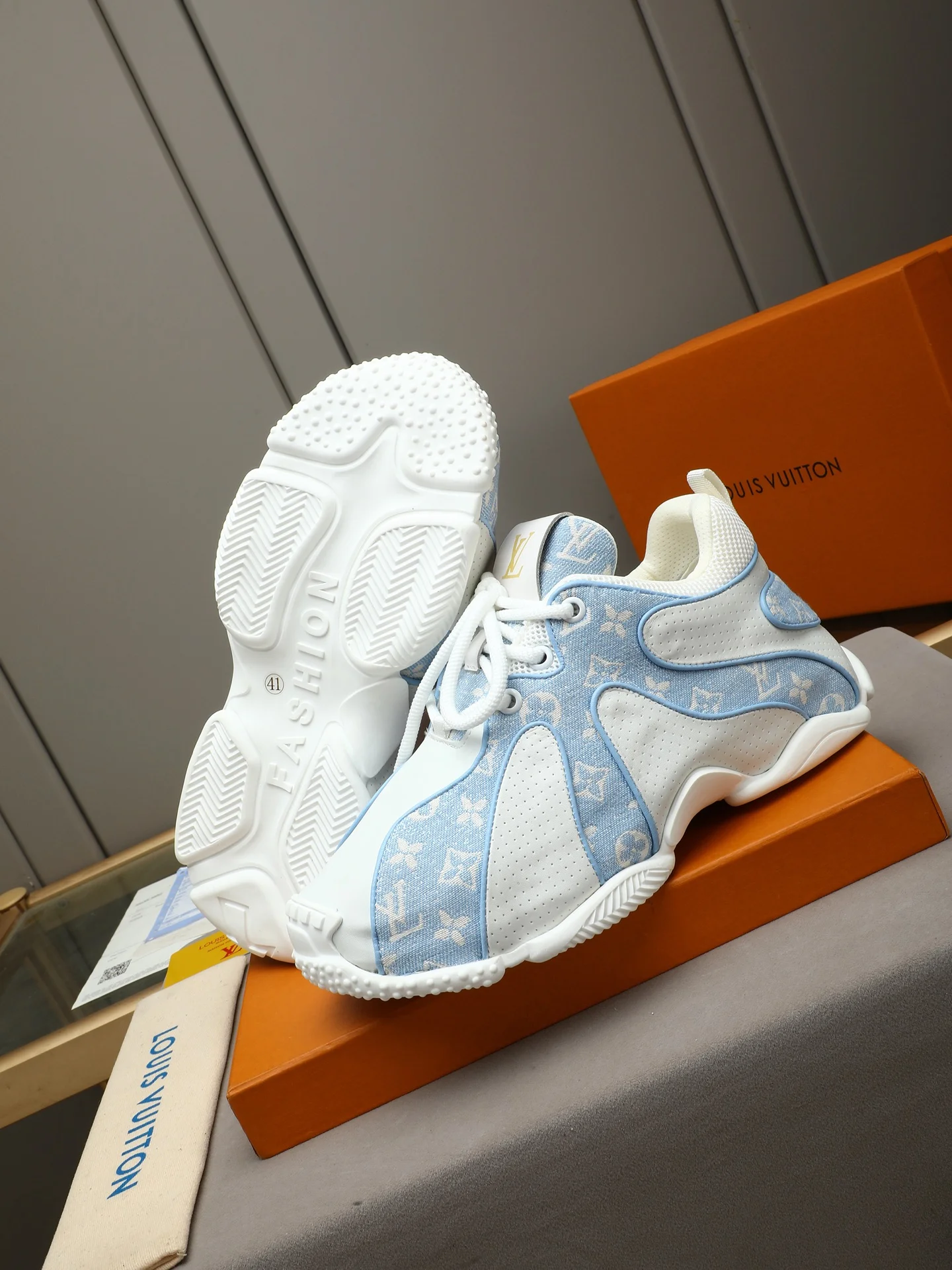 LV Sneakers Leather White-Light Blue EU39-44 B90202609110694 - Image 3