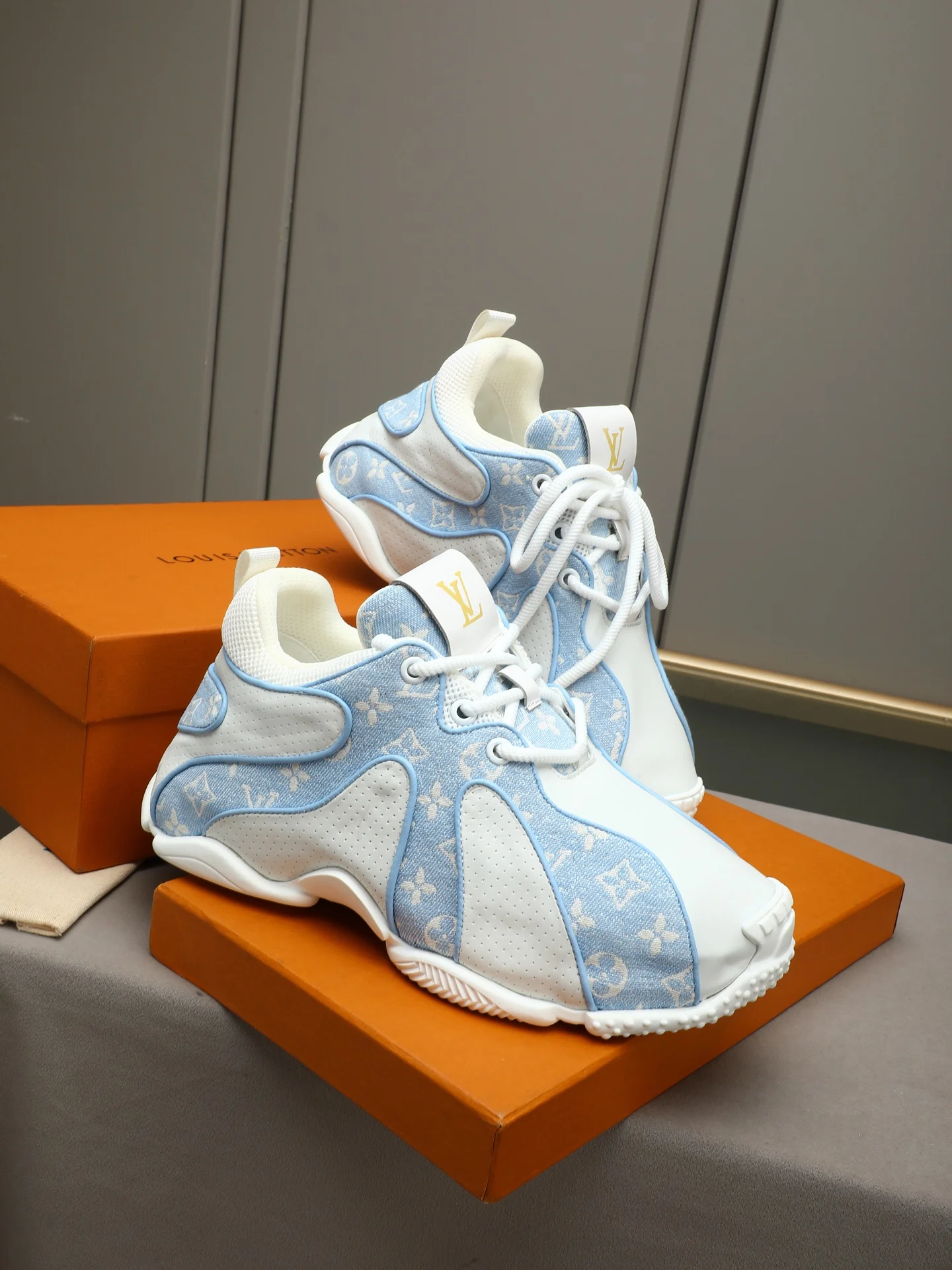 LV Sneakers Leather White-Light Blue EU39-44 B90202609110694 - Image 4