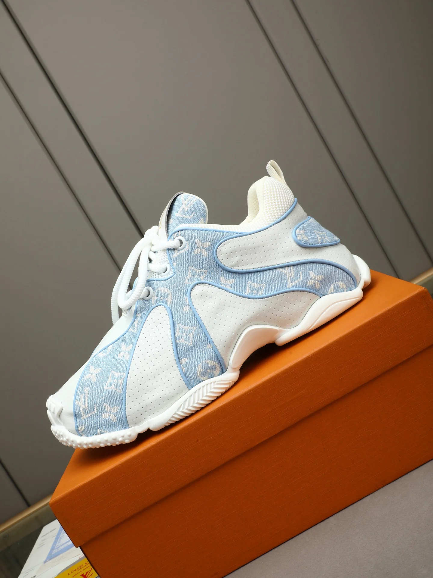 LV Sneakers Leather White-Light Blue EU39-44 B90202609110694 - Image 6
