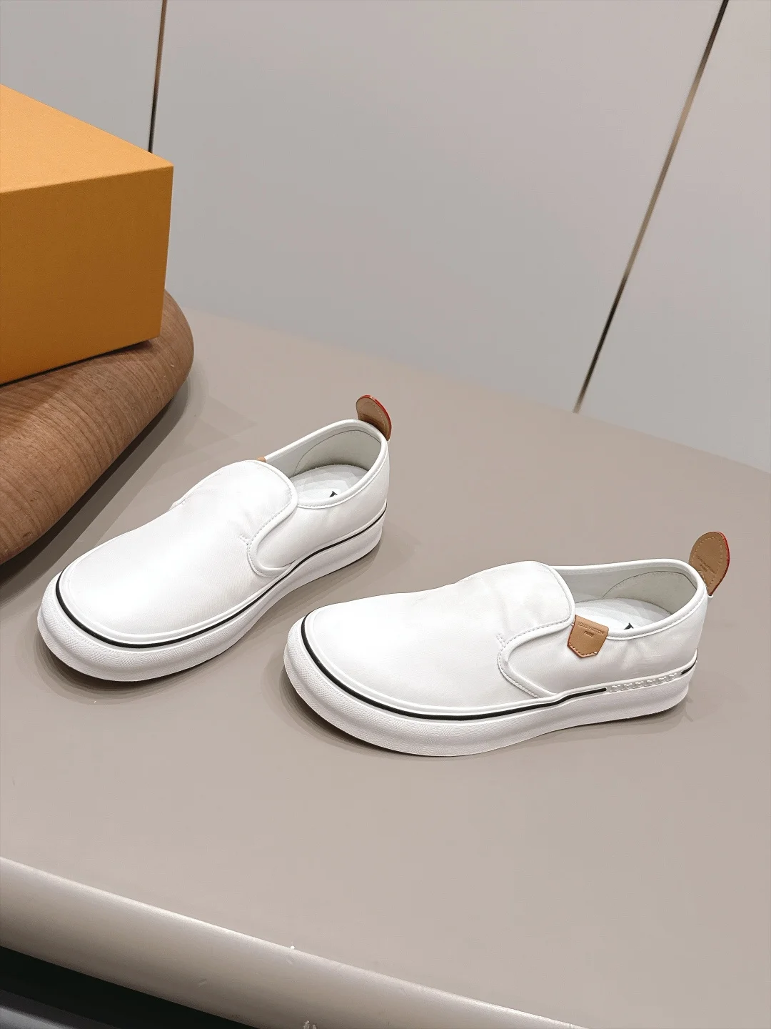 LV Sneakers Mercerized Cotton Lambskin White-Brown EU39-44 C00202609111524 - Image 3
