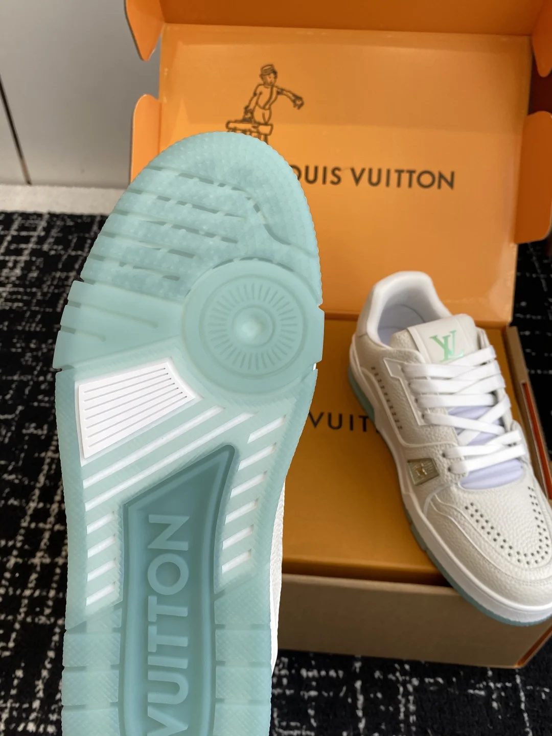 LV Sneakers Mesh Fabric White-Green EU34-44 C00202609111610 - Image 9