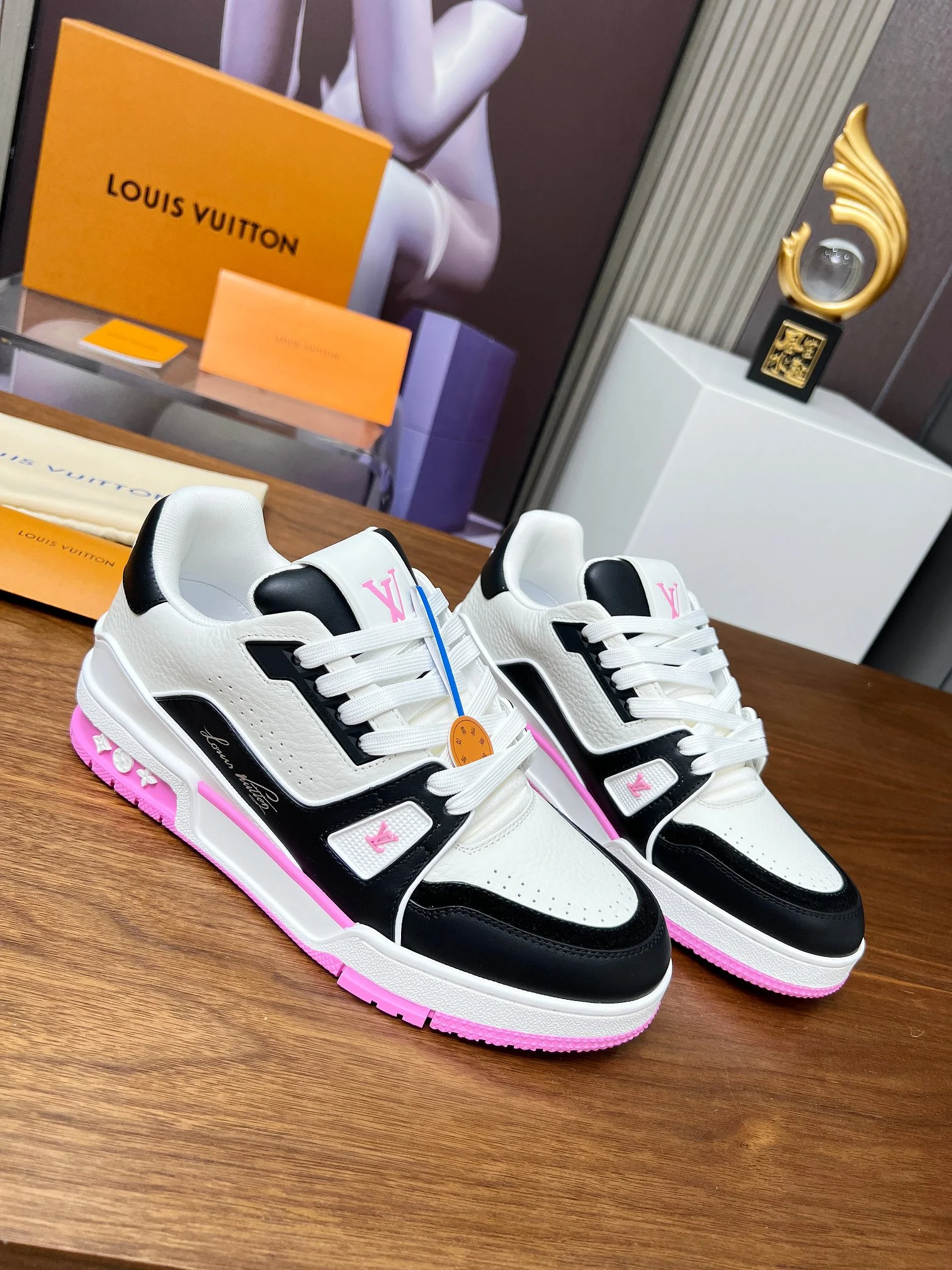 LV Sneakers Mesh White-Black-Pink EU34-46 C00202609111629