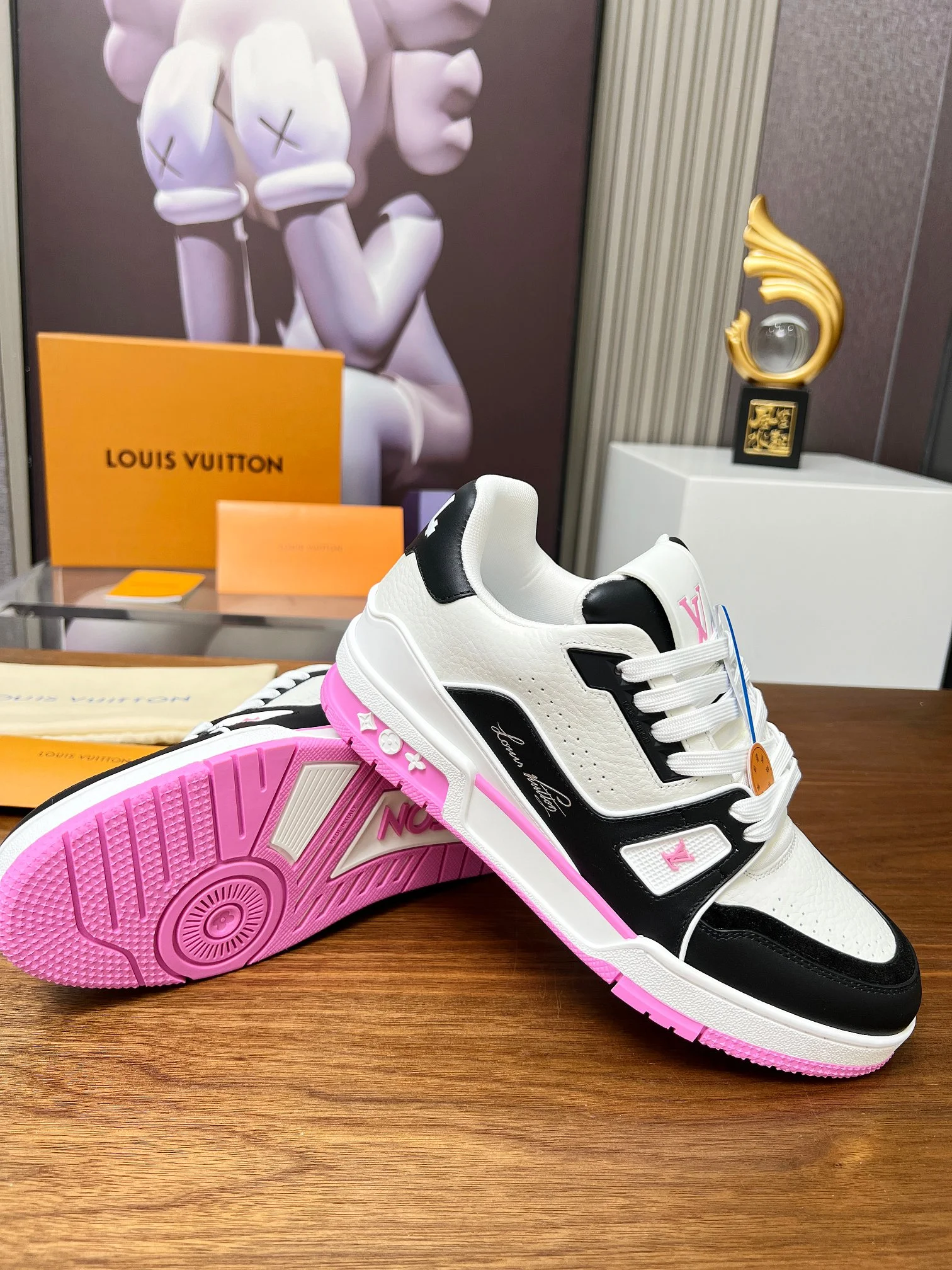 LV Sneakers Mesh White-Black-Pink EU34-46 C00202609111629 - Image 5