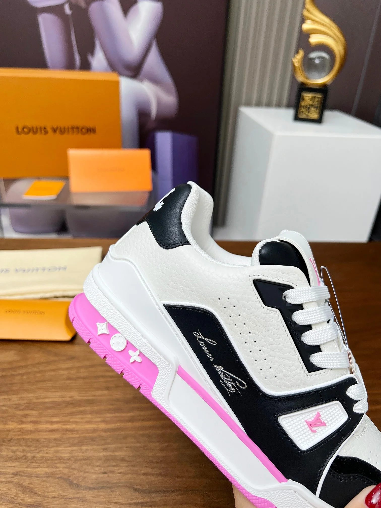 LV Sneakers Mesh White-Black-Pink EU34-46 C00202609111629 - Image 7