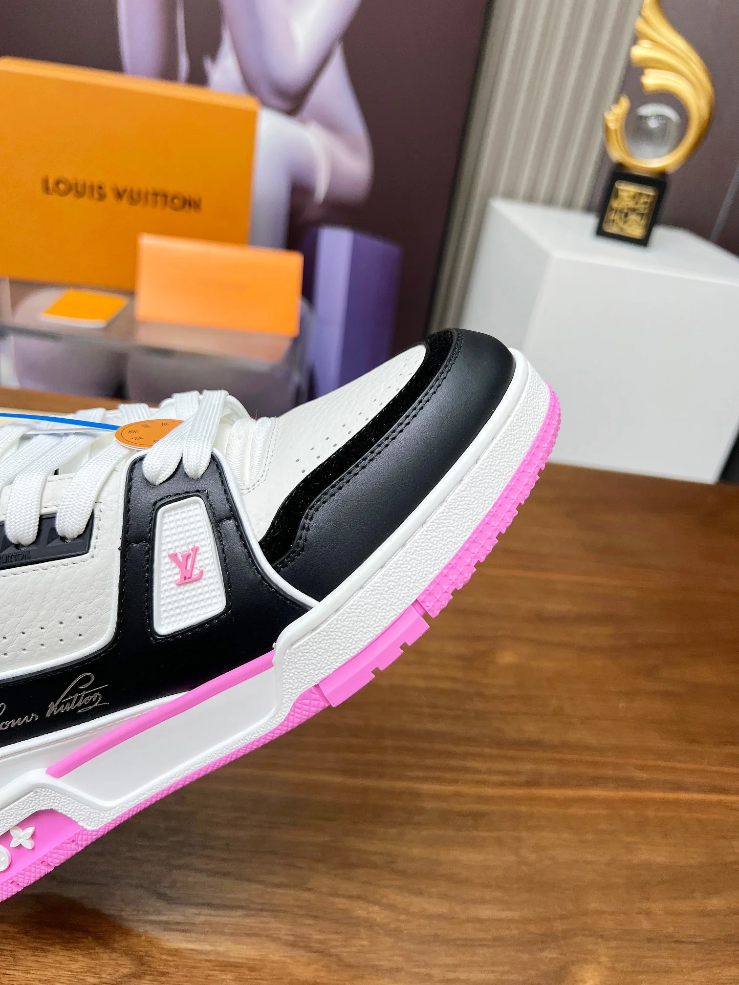 LV Sneakers Mesh White-Black-Pink EU34-46 C00202609111629 - Image 8