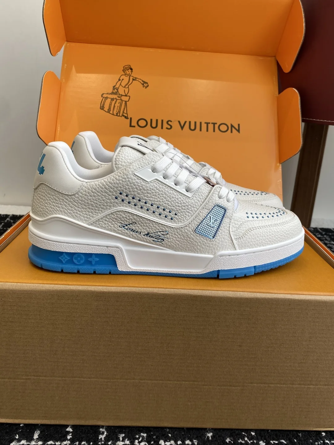 LV Sneakers Mesh White-Blue EU34-46 C00202609111612 - Image 2