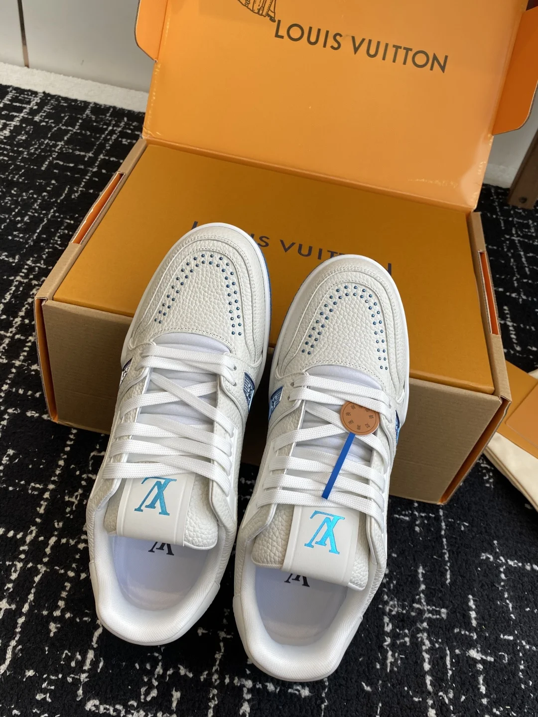 LV Sneakers Mesh White-Blue EU34-46 C00202609111612 - Image 4