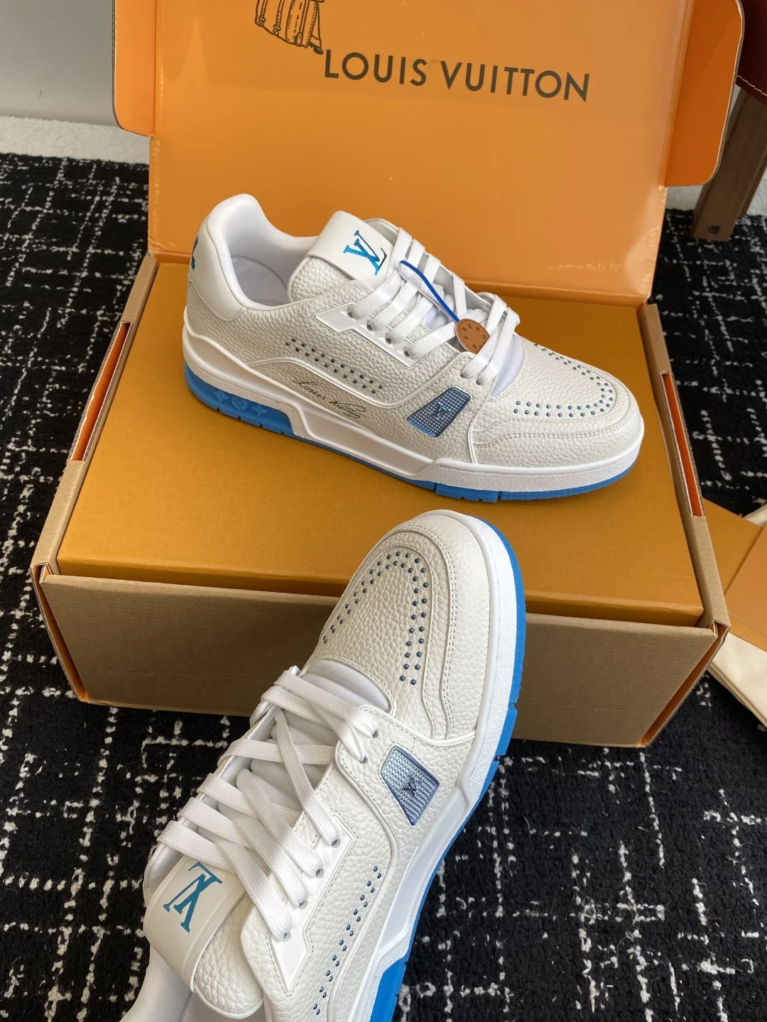 LV Sneakers Mesh White-Blue EU34-46 C00202609111612 - Image 5