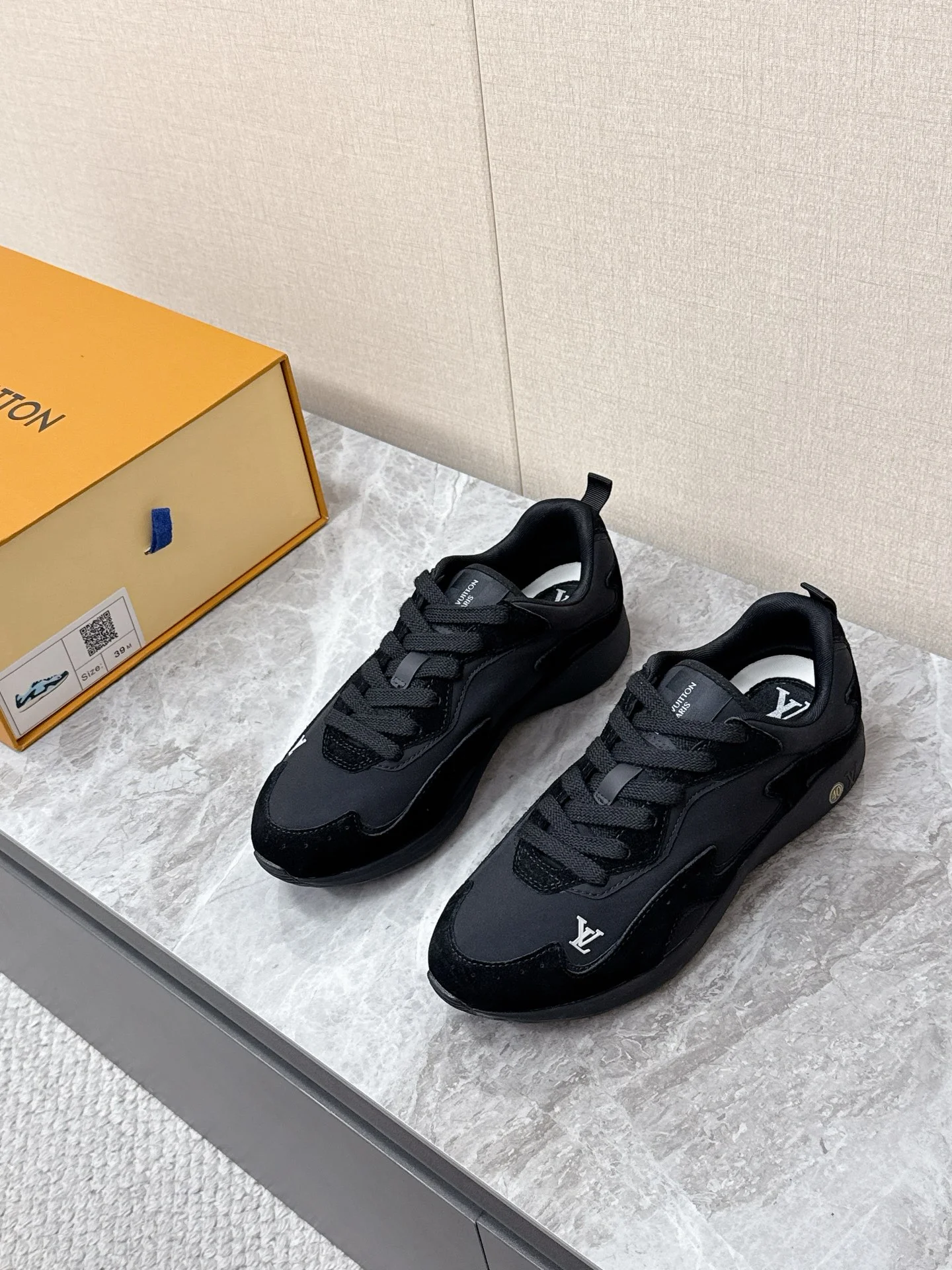 LV Sneakers Nylon Suede Black-White EU39-45 C30202609111367