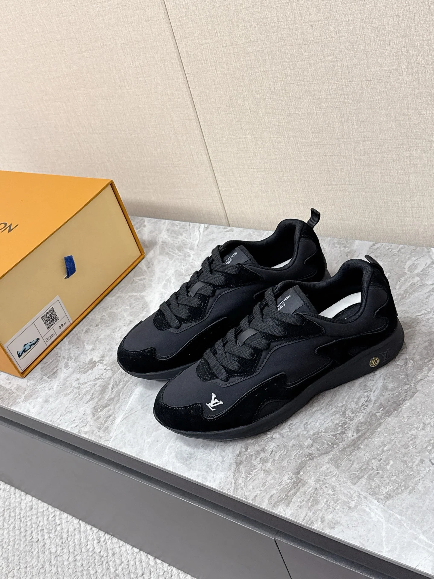 LV Sneakers Nylon Suede Black-White EU39-45 C30202609111367 - Image 4