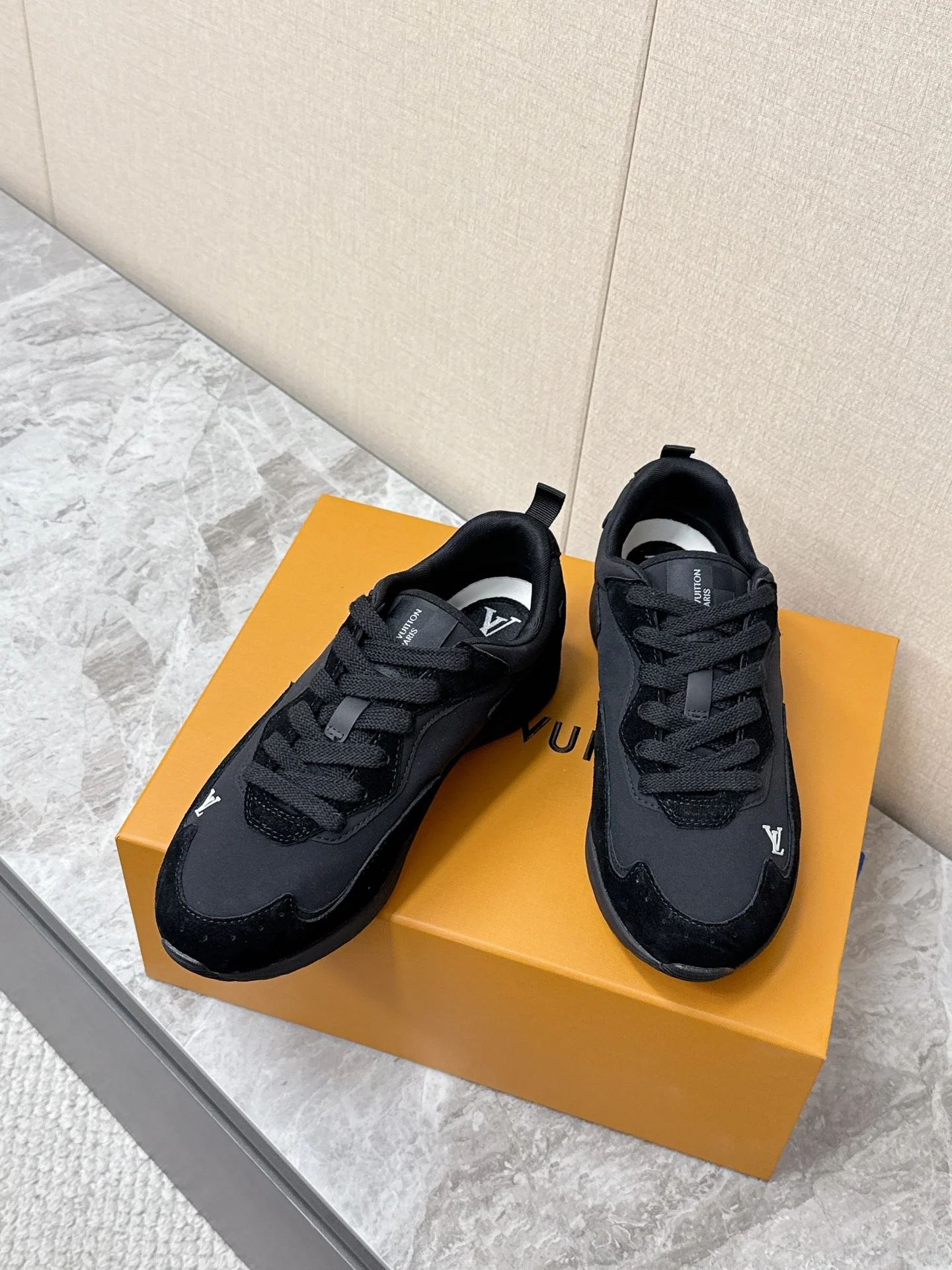LV Sneakers Nylon Suede Black-White EU39-45 C30202609111367 - Image 5