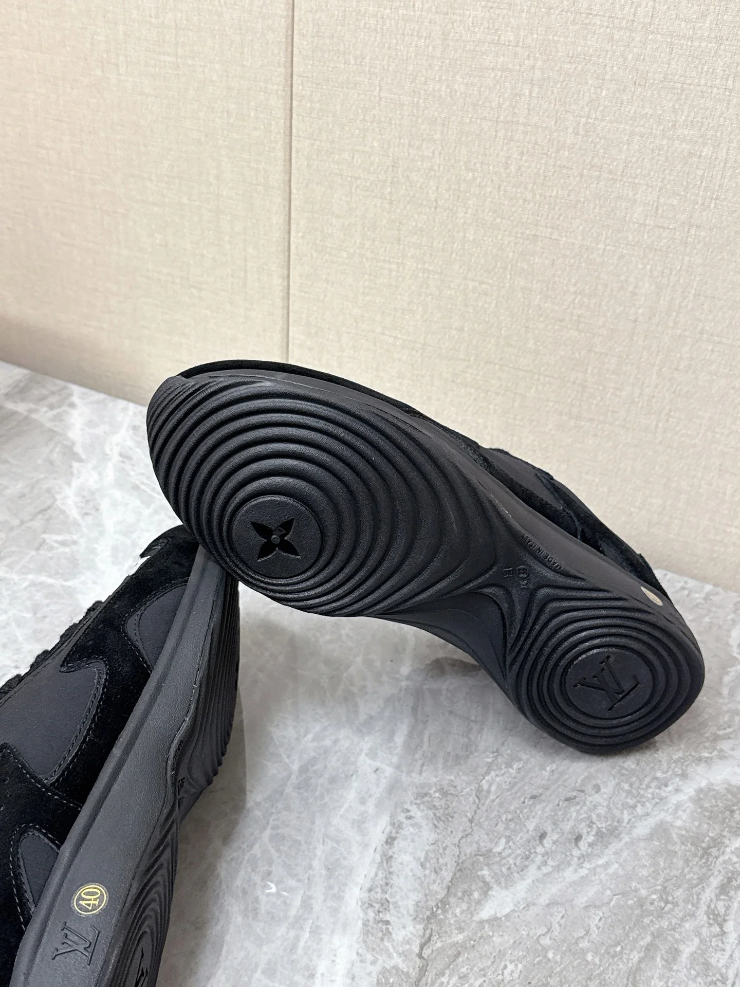 LV Sneakers Nylon Suede Black-White EU39-45 C30202609111367 - Image 9