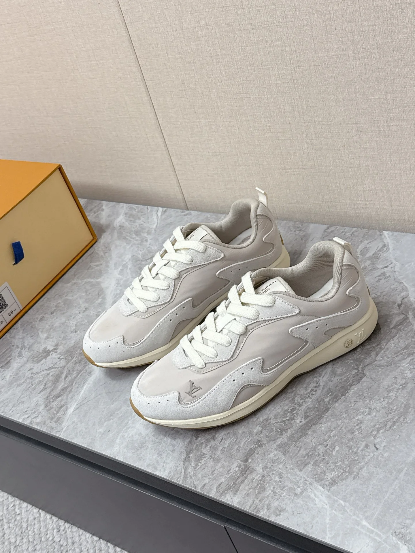 LV Sneakers Nylon Suede White-Brown EU39-45 C30202609111370 - Image 4