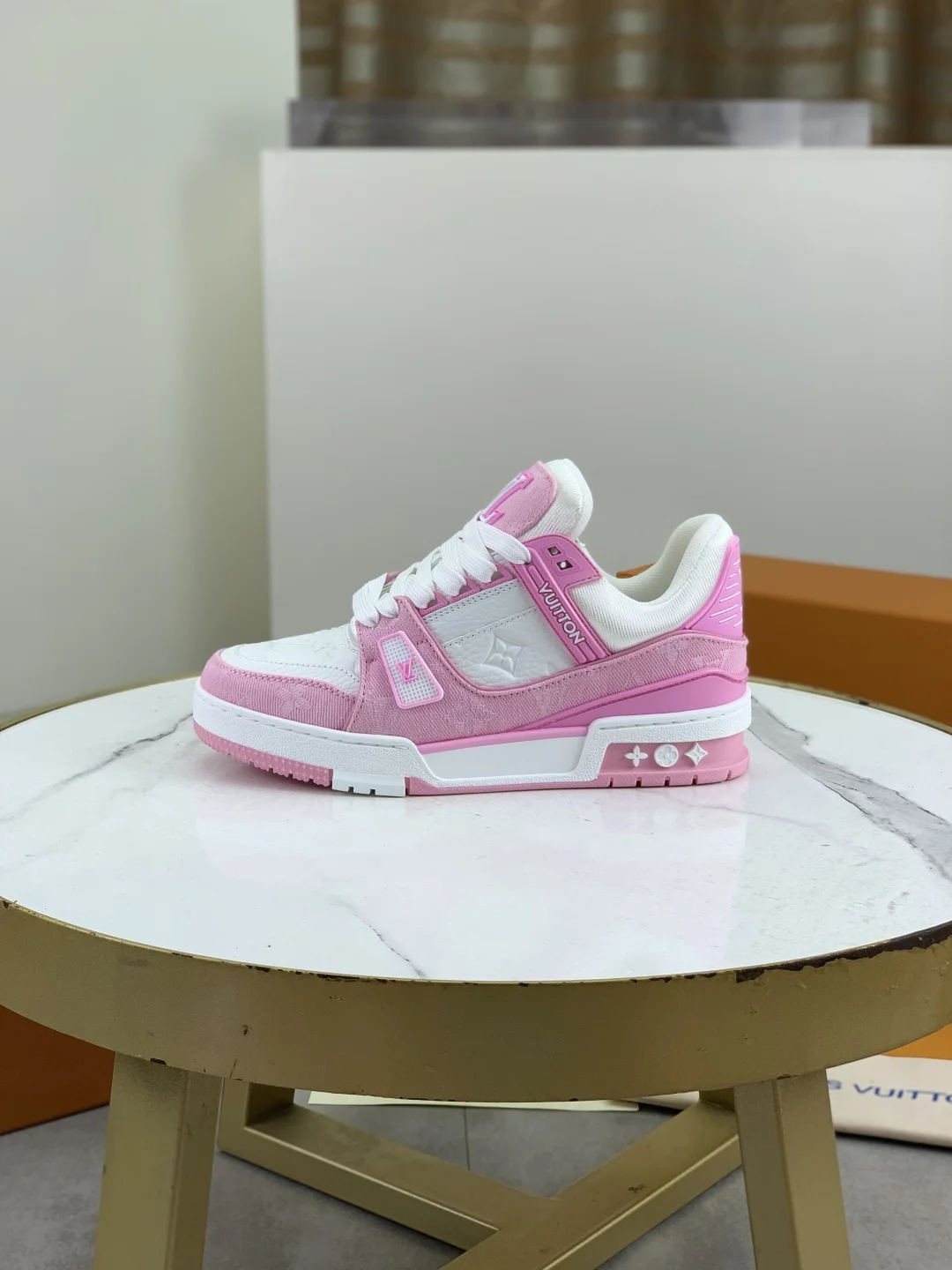 LV Sneakers Pink-White B80202609111687