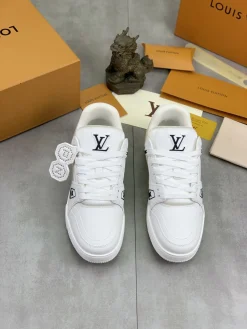 Alternative view of LV Sneakers White-Black C00202609111682
