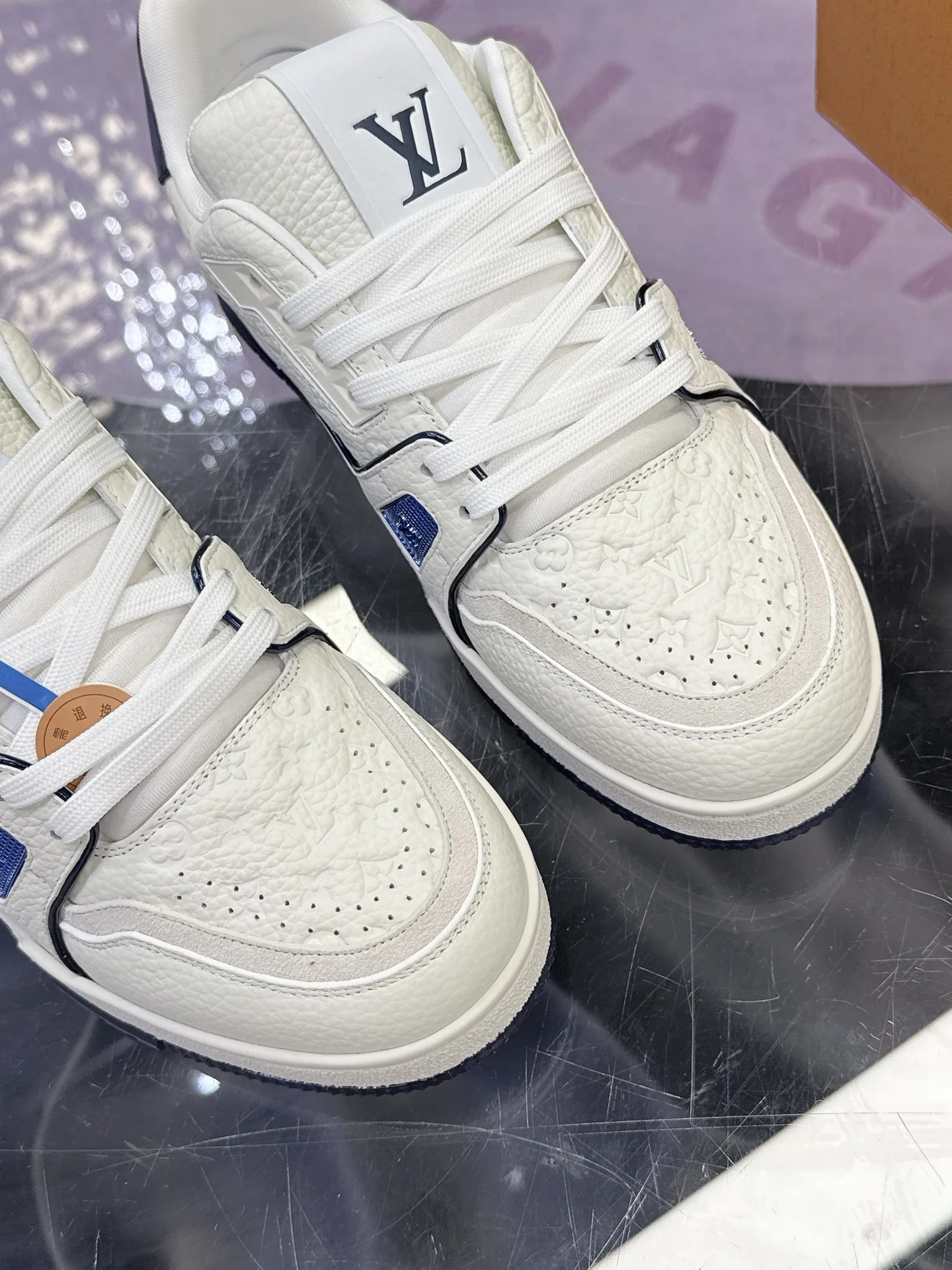 LV Sneakers White-Blue C00202609111593 - Image 6