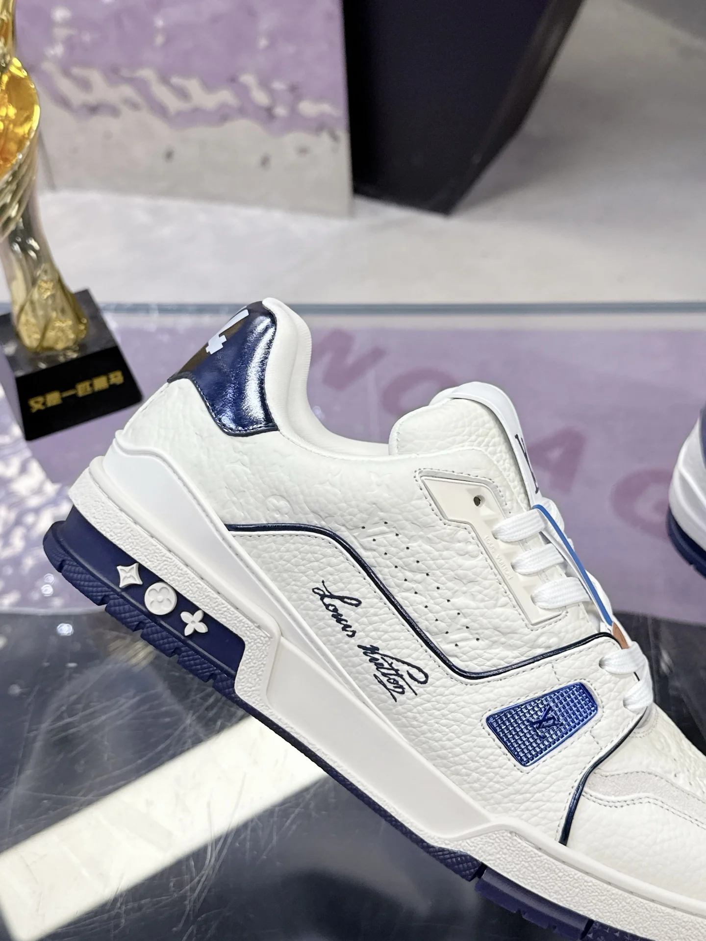 LV Sneakers White-Blue C00202609111593 - Image 8