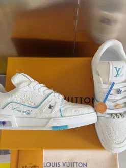 Alternative view of LV Sneakers White-Blue C00202609111619